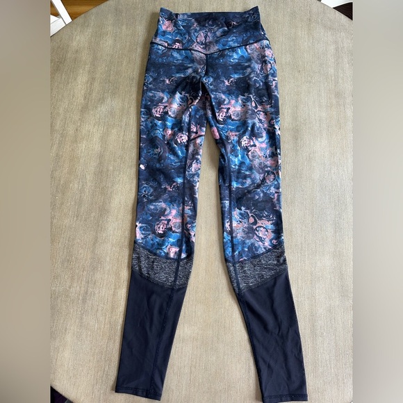 Lululemon 6* women’s floral and mesh Leggings - Picture 1 of 5